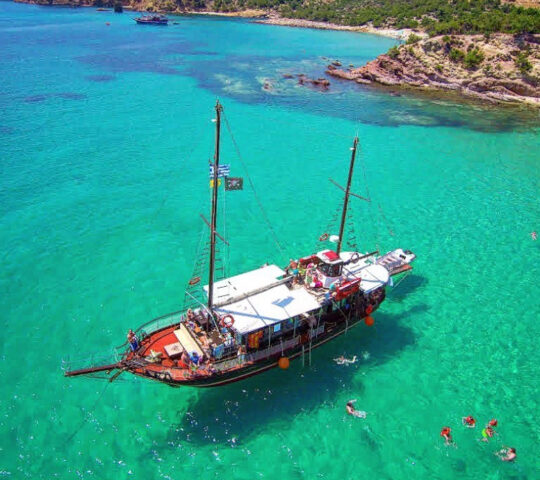 Αρμενίζοντας γύρω από την Σύρο